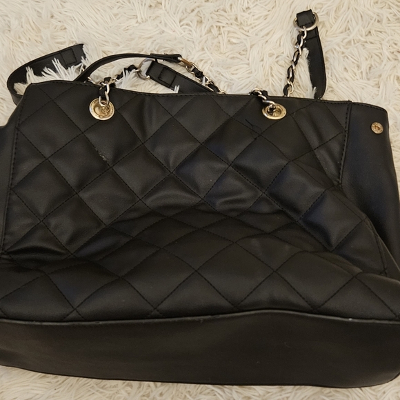 Ladies black handbag - Picture 2 of 4
